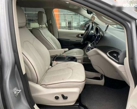 Крайслер Пасифик, объемом двигателя 0 л и пробегом 199 тыс. км за 13400 $, фото 22 на Automoto.ua