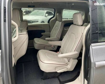 Крайслер Пасифик, объемом двигателя 0 л и пробегом 199 тыс. км за 13400 $, фото 18 на Automoto.ua