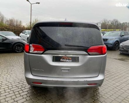 Крайслер Пасифик, объемом двигателя 0 л и пробегом 199 тыс. км за 13400 $, фото 5 на Automoto.ua