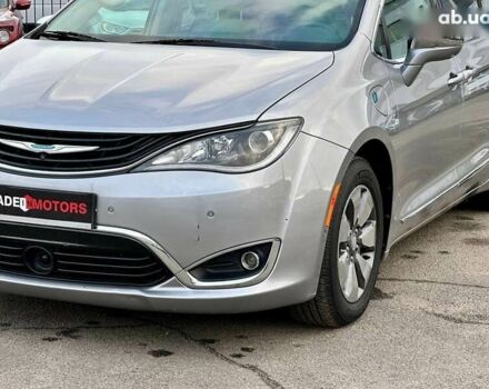 Крайслер Pacifica, об'ємом двигуна 0 л та пробігом 156 тис. км за 22390 $, фото 6 на Automoto.ua