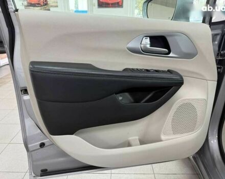 Крайслер Pacifica, об'ємом двигуна 0 л та пробігом 156 тис. км за 26490 $, фото 19 на Automoto.ua