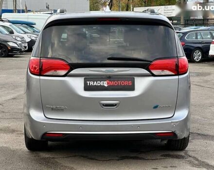 Крайслер Пасифик, объемом двигателя 0 л и пробегом 156 тыс. км за 23490 $, фото 10 на Automoto.ua