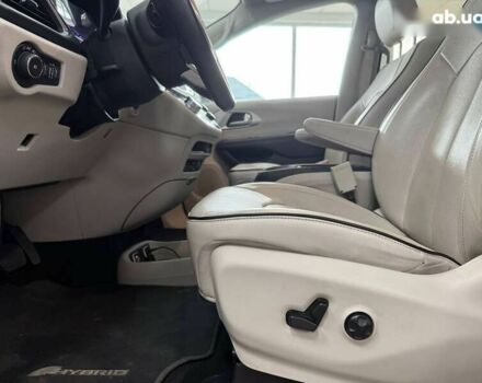 Крайслер Pacifica, об'ємом двигуна 0 л та пробігом 156 тис. км за 26490 $, фото 22 на Automoto.ua