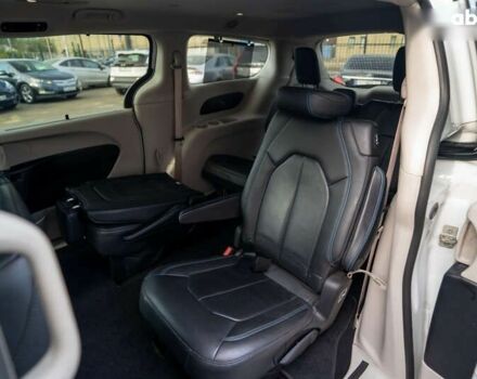 Крайслер Pacifica, об'ємом двигуна 3.6 л та пробігом 135 тис. км за 28000 $, фото 25 на Automoto.ua