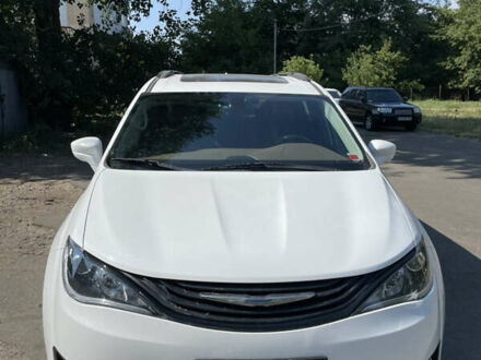 Крайслер Pacifica 2018 у Києві на Automoto.ua Крайслер Pacifica, об'ємом двигуна 3.6 л та пробігом 168 тис. км за 32000 $, фото 1 на Automoto.ua