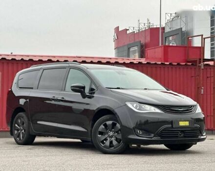 Крайслер Пасифик, объемом двигателя 0 л и пробегом 233 тыс. км за 20350 $, фото 1 на Automoto.ua