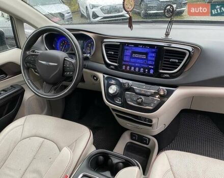 Сірий Крайслер Pacifica, об'ємом двигуна 3.6 л та пробігом 199 тис. км за 13400 $, фото 9 на Automoto.ua