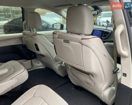 Сірий Крайслер Pacifica, об'ємом двигуна 3.6 л та пробігом 199 тис. км за 13400 $, фото 22 на Automoto.ua