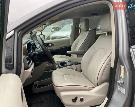 Сірий Крайслер Pacifica, об'ємом двигуна 3.6 л та пробігом 199 тис. км за 13400 $, фото 17 на Automoto.ua