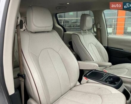 Сірий Крайслер Pacifica, об'ємом двигуна 3.6 л та пробігом 199 тис. км за 13400 $, фото 24 на Automoto.ua