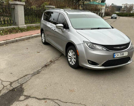 Сірий Крайслер Pacifica, об'ємом двигуна 3.61 л та пробігом 190 тис. км за 14700 $, фото 1 на Automoto.ua