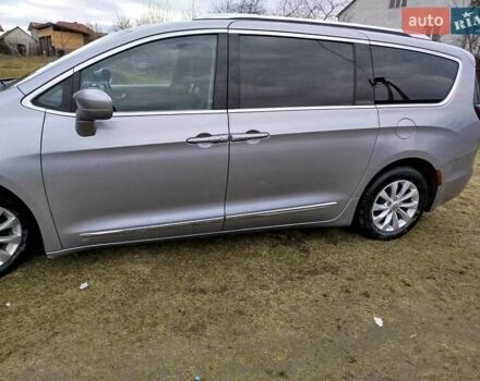 Сірий Крайслер Pacifica, об'ємом двигуна 3.61 л та пробігом 229 тис. км за 19990 $, фото 12 на Automoto.ua