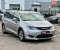 Крайслер Пасифик 2017 в Киеве на Automoto.ua Серый Крайслер Пасифик, объемом двигателя 3.61 л и пробегом 156 тыс. км за 23990 $, фото 1 на Automoto.ua