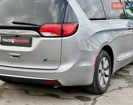 Серый Крайслер Пасифик, объемом двигателя 3.61 л и пробегом 156 тыс. км за 22990 $, фото 16 на Automoto.ua