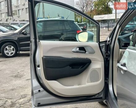 Серый Крайслер Пасифик, объемом двигателя 3.61 л и пробегом 156 тыс. км за 22990 $, фото 18 на Automoto.ua