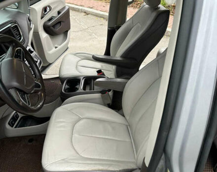 Сірий Крайслер Pacifica, об'ємом двигуна 3.61 л та пробігом 190 тис. км за 14700 $, фото 8 на Automoto.ua