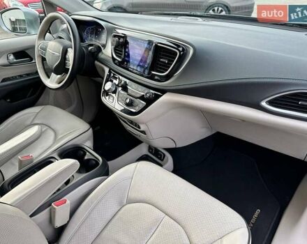 Серый Крайслер Пасифик, объемом двигателя 3.61 л и пробегом 156 тыс. км за 22990 $, фото 52 на Automoto.ua