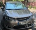 Сірий Крайслер Pacifica, об'ємом двигуна 3.61 л та пробігом 164 тис. км за 23500 $, фото 5 на Automoto.ua