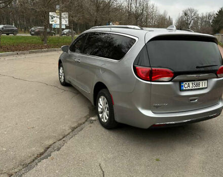 Сірий Крайслер Pacifica, об'ємом двигуна 3.61 л та пробігом 190 тис. км за 14700 $, фото 11 на Automoto.ua