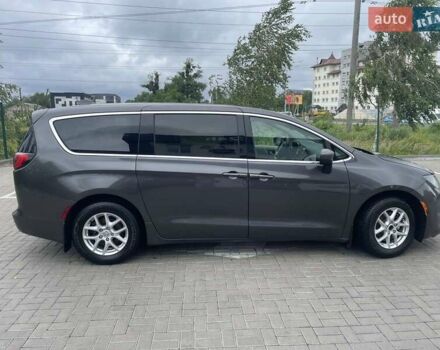 Сірий Крайслер Pacifica, об'ємом двигуна 3.6 л та пробігом 170 тис. км за 15600 $, фото 3 на Automoto.ua