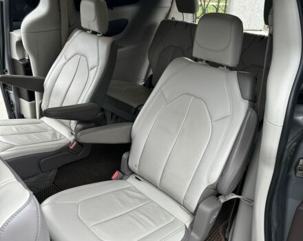 Серый Крайслер Пасифик, объемом двигателя 3.6 л и пробегом 168 тыс. км за 14500 $, фото 1 на Automoto.ua