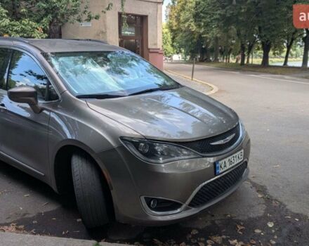 Сірий Крайслер Pacifica, об'ємом двигуна 3.61 л та пробігом 164 тис. км за 23500 $, фото 2 на Automoto.ua