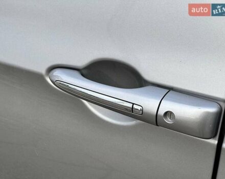 Серый Крайслер Пасифик, объемом двигателя 3.61 л и пробегом 156 тыс. км за 22990 $, фото 9 на Automoto.ua