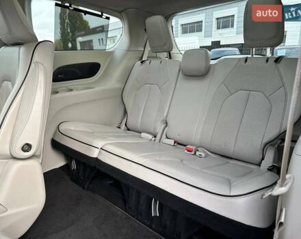 Сірий Крайслер Pacifica, об'ємом двигуна 3.61 л та пробігом 156 тис. км за 24390 $, фото 46 на Automoto.ua