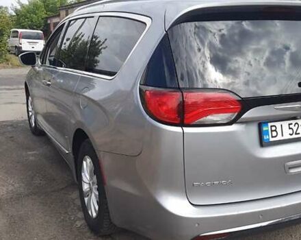 Сірий Крайслер Pacifica, об'ємом двигуна 3.61 л та пробігом 90 тис. км за 18600 $, фото 5 на Automoto.ua