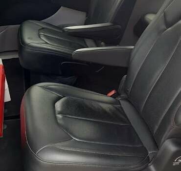 Сірий Крайслер Pacifica, об'ємом двигуна 3.61 л та пробігом 90 тис. км за 18600 $, фото 8 на Automoto.ua