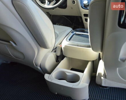 Серый Крайслер Пасифик, объемом двигателя 3.6 л и пробегом 43 тыс. км за 28500 $, фото 52 на Automoto.ua