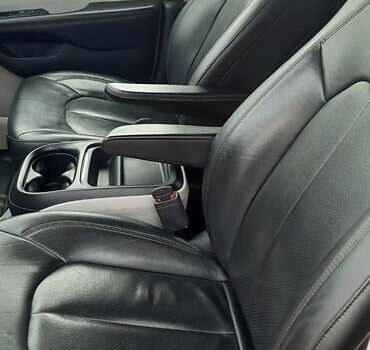 Серый Крайслер Пасифик, объемом двигателя 3.61 л и пробегом 90 тыс. км за 18800 $, фото 10 на Automoto.ua