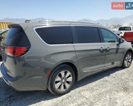 Сірий Крайслер Pacifica, об'ємом двигуна 3.6 л та пробігом 63 тис. км за 5900 $, фото 9 на Automoto.ua