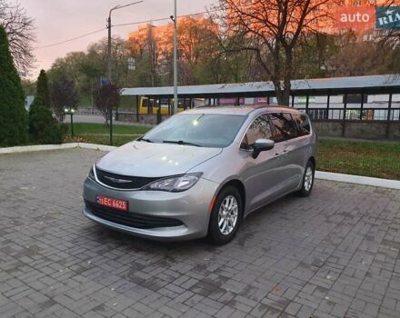 Сірий Крайслер Pacifica, об'ємом двигуна 3.6 л та пробігом 135 тис. км за 17999 $, фото 22 на Automoto.ua