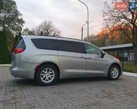 Сірий Крайслер Pacifica, об'ємом двигуна 3.6 л та пробігом 135 тис. км за 17999 $, фото 12 на Automoto.ua