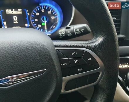 Сірий Крайслер Pacifica, об'ємом двигуна 3.6 л та пробігом 135 тис. км за 17999 $, фото 54 на Automoto.ua