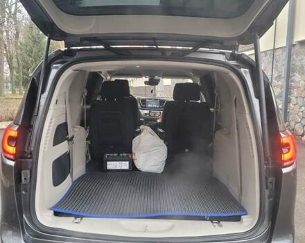 Сірий Крайслер Pacifica, об'ємом двигуна 3.6 л та пробігом 60 тис. км за 31000 $, фото 12 на Automoto.ua