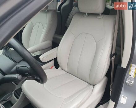 Серый Крайслер Пасифик, объемом двигателя 3.6 л и пробегом 85 тыс. км за 18999 $, фото 35 на Automoto.ua