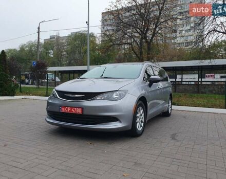 Серый Крайслер Пасифик, объемом двигателя 3.6 л и пробегом 85 тыс. км за 18999 $, фото 22 на Automoto.ua