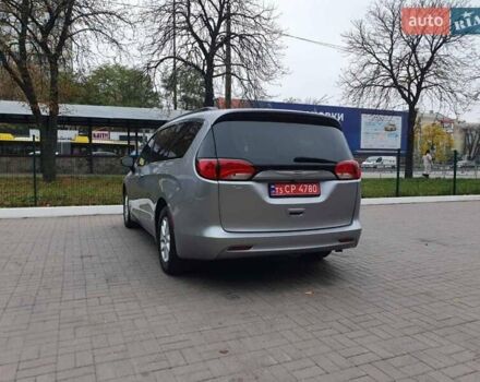 Серый Крайслер Пасифик, объемом двигателя 3.6 л и пробегом 85 тыс. км за 18999 $, фото 5 на Automoto.ua