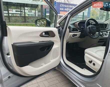 Серый Крайслер Пасифик, объемом двигателя 3.6 л и пробегом 85 тыс. км за 18999 $, фото 33 на Automoto.ua