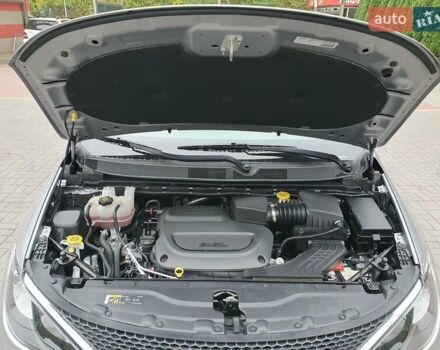 Серый Крайслер Пасифик, объемом двигателя 3.6 л и пробегом 85 тыс. км за 18999 $, фото 25 на Automoto.ua