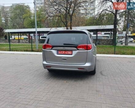 Серый Крайслер Пасифик, объемом двигателя 3.6 л и пробегом 85 тыс. км за 18999 $, фото 8 на Automoto.ua