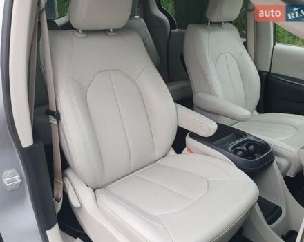 Серый Крайслер Пасифик, объемом двигателя 3.6 л и пробегом 85 тыс. км за 18999 $, фото 38 на Automoto.ua