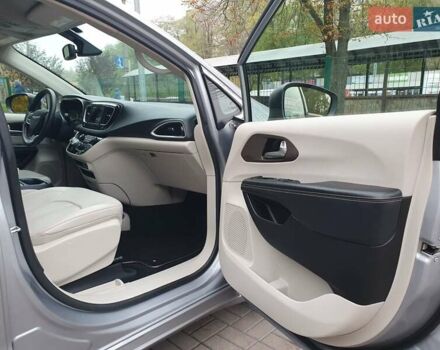 Серый Крайслер Пасифик, объемом двигателя 3.6 л и пробегом 85 тыс. км за 18999 $, фото 36 на Automoto.ua