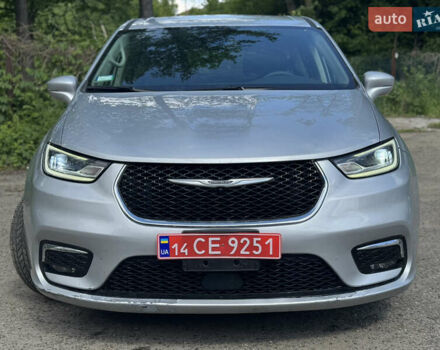 Серый Крайслер Пасифик, объемом двигателя 3.6 л и пробегом 185 тыс. км за 23200 $, фото 3 на Automoto.ua