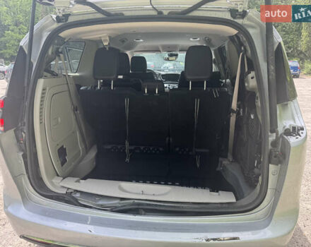 Серый Крайслер Пасифик, объемом двигателя 3.6 л и пробегом 185 тыс. км за 23200 $, фото 25 на Automoto.ua