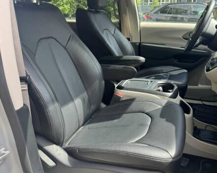 Серый Крайслер Пасифик, объемом двигателя 3.6 л и пробегом 185 тыс. км за 23200 $, фото 18 на Automoto.ua