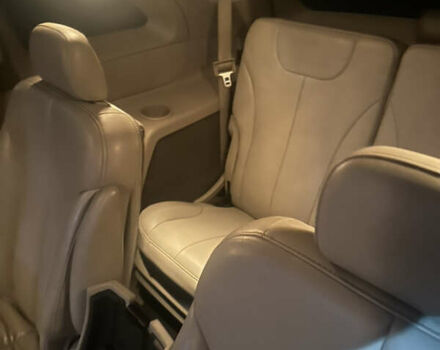 Серый Крайслер Пасифик, объемом двигателя 3.52 л и пробегом 255 тыс. км за 6555 $, фото 4 на Automoto.ua