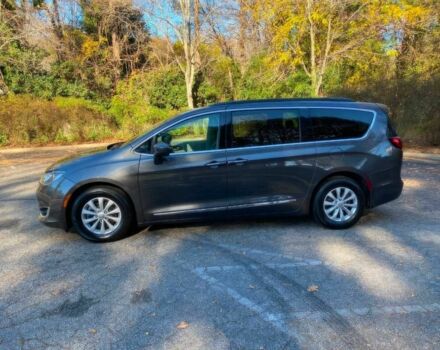 Серый Крайслер Пасифик, объемом двигателя 3.6 л и пробегом 54 тыс. км за 6500 $, фото 2 на Automoto.ua